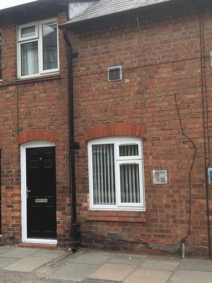 2 Bed Cottage Chester Exterior photo
